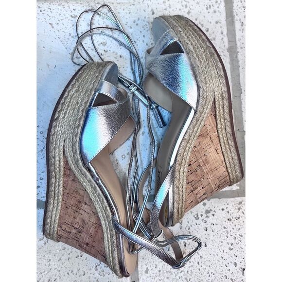 Badgley Mishka Silver Leather Cork Wedge Ankle Tie Diamond Tassel Sandals Sz 8.5 - Picture 9 of 15